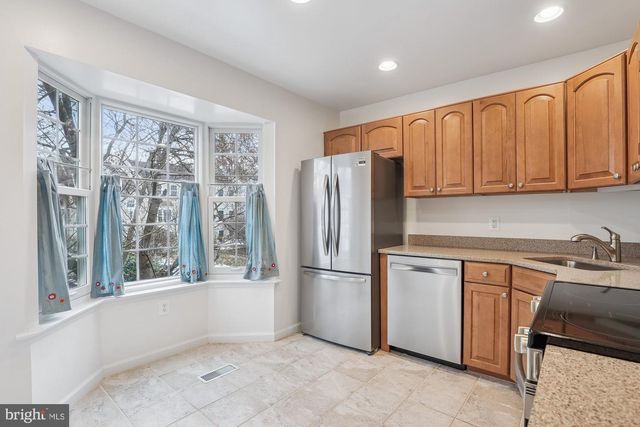 2396 BRANLEIGH PARK CT, Reston, VA 20191