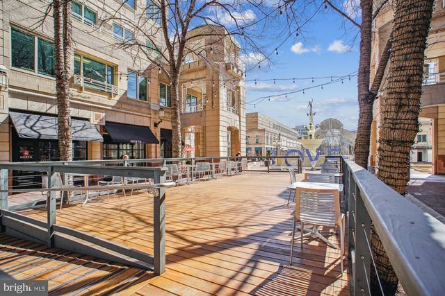 2396 BRANLEIGH PARK CT, Reston, VA 20191