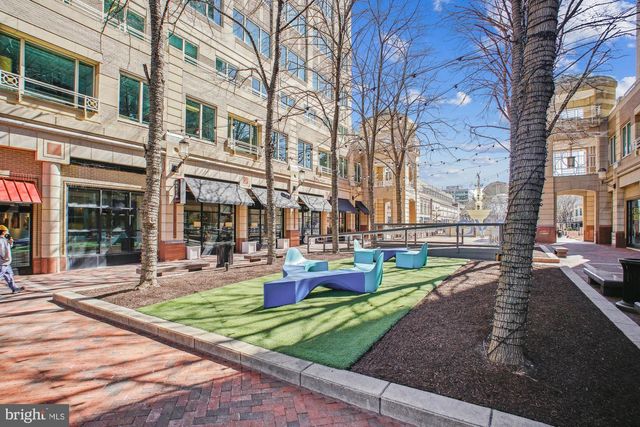 2396 BRANLEIGH PARK CT, Reston, VA 20191