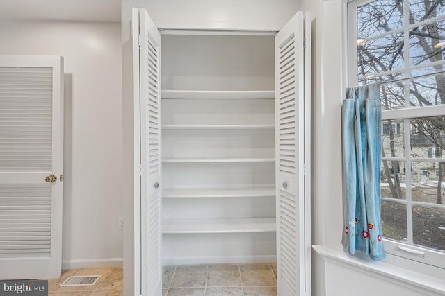 2396 BRANLEIGH PARK CT, Reston, VA 20191