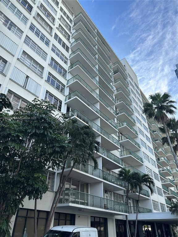 1408 Brickell Bay Dr 706, Miami, FL 33131