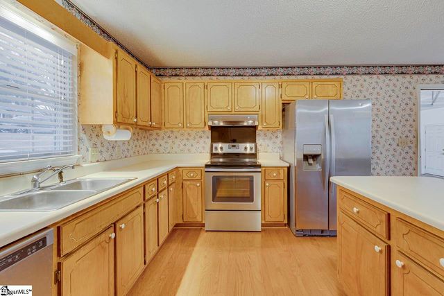 43 Rollingreen Road, Greer, SC 29651