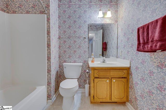 43 Rollingreen Road, Greer, SC 29651