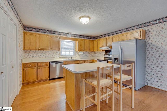 43 Rollingreen Road, Greer, SC 29651