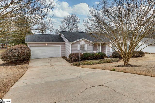 43 Rollingreen Road, Greer, SC 29651
