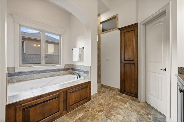 24255 W 121st Terrace, Olathe, KS 66061