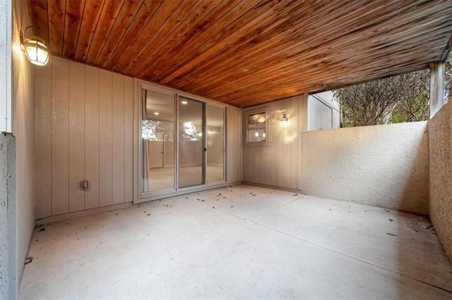 24255 W 121st Terrace, Olathe, KS 66061