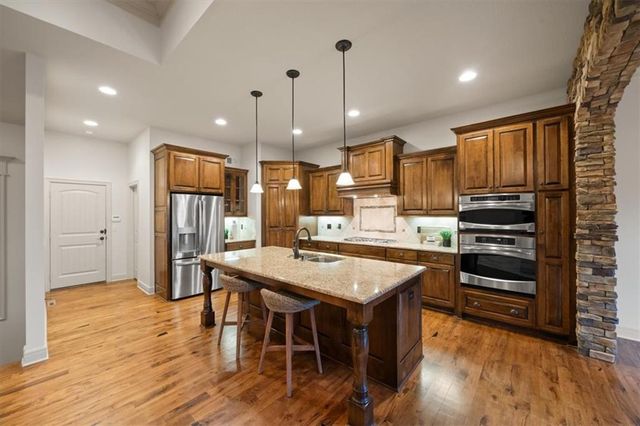 24255 W 121st Terrace, Olathe, KS 66061