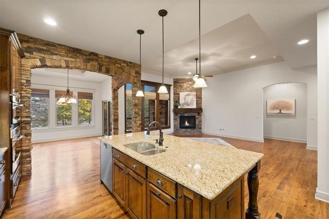 24255 W 121st Terrace, Olathe, KS 66061