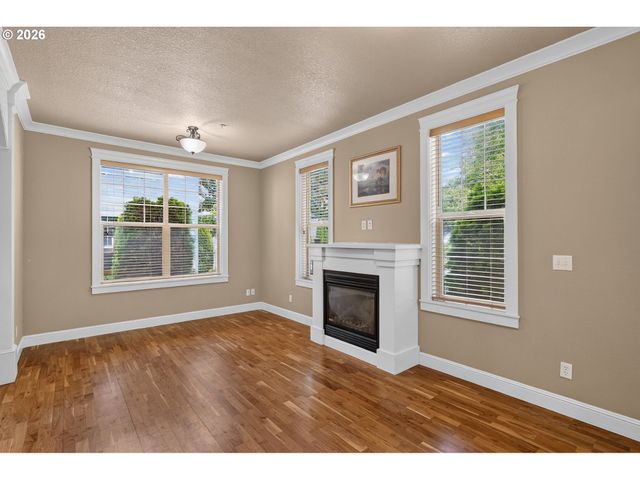 343 Ne BRYANT St, Portland, OR 97211