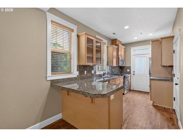 343 Ne BRYANT St, Portland, OR 97211