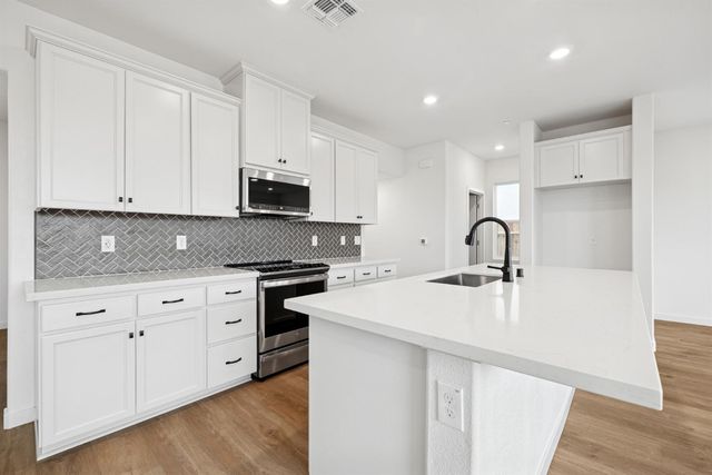 3413 Shaker Way, Sacramento, CA 95835