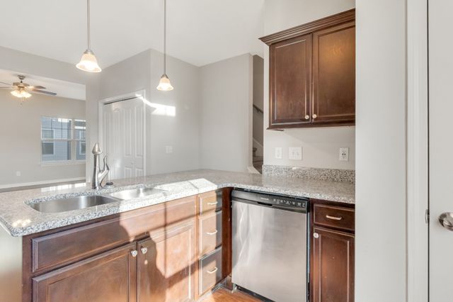 144 Ramsden Ave, La Vergne, TN 37086