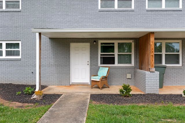 401 S Cherry Street, Seneca, SC 29678