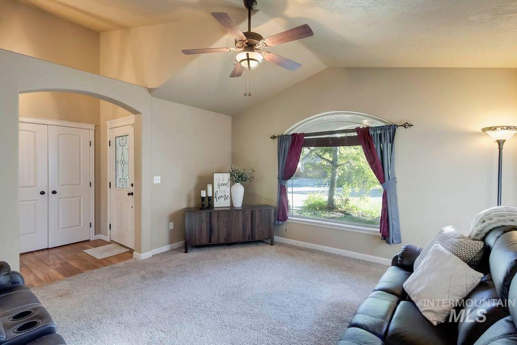 10262 W Breckfield Street, Boise, ID 83709 photo 2