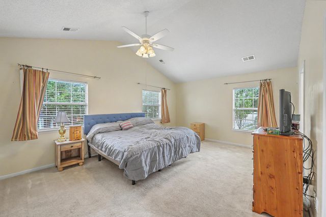 8047 Old London Road, North Charleston, SC 29406