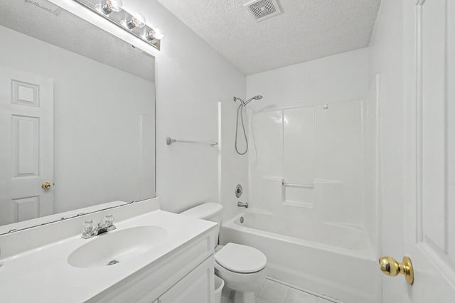 8047 Old London Road, North Charleston, SC 29406