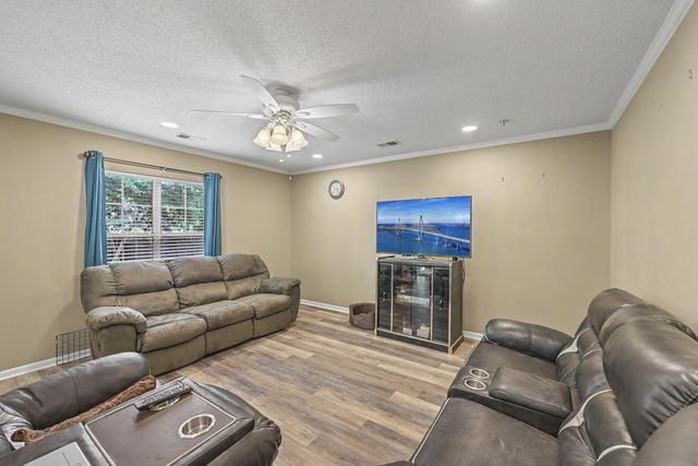 8047 Old London Road, North Charleston, SC 29406