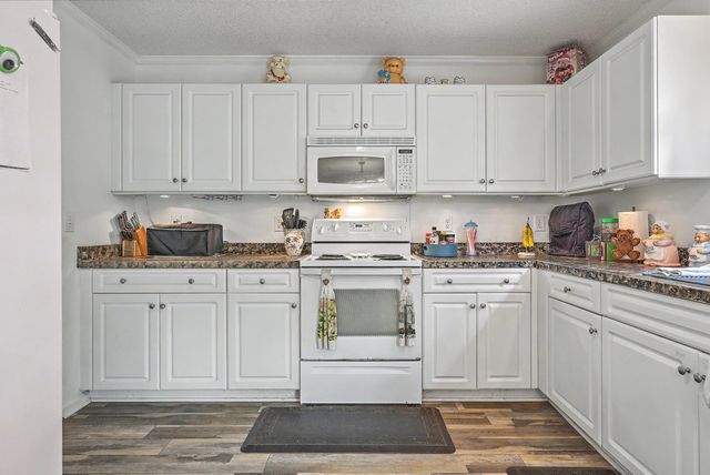 8047 Old London Road, North Charleston, SC 29406