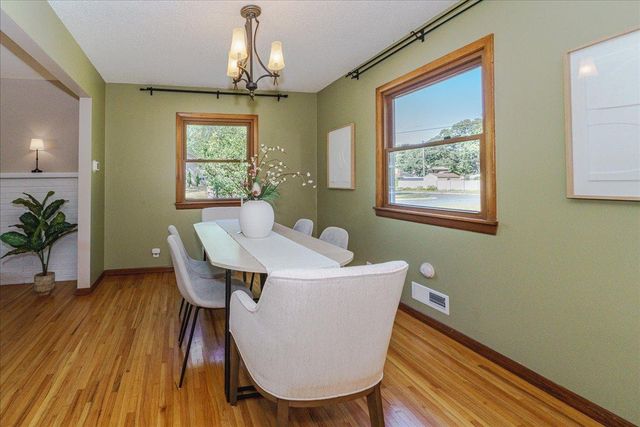 200 Harold Drive, Burnsville, MN 55337