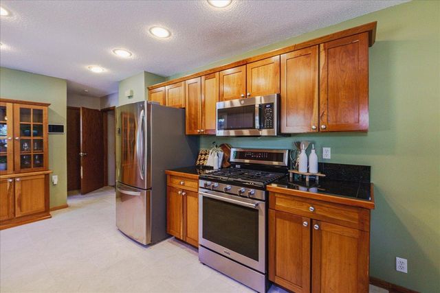 200 Harold Drive, Burnsville, MN 55337