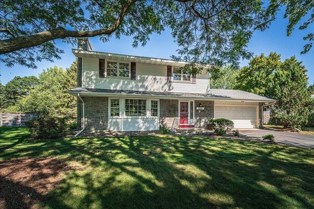 200 Harold Drive, Burnsville, MN 55337