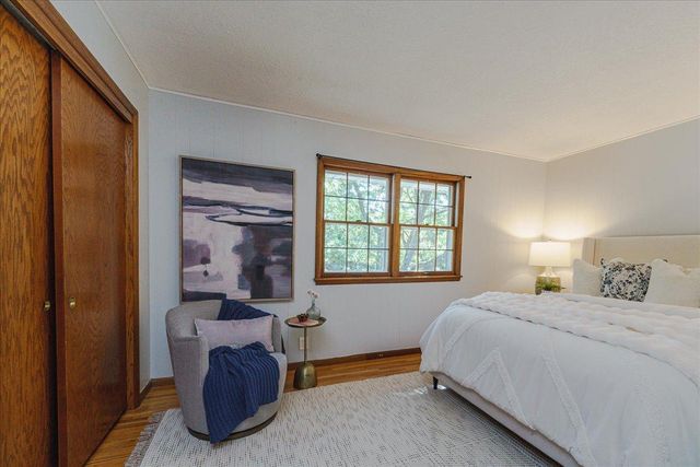 200 Harold Drive, Burnsville, MN 55337