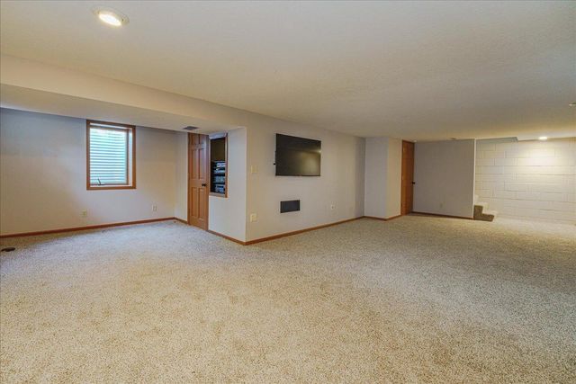 200 Harold Drive, Burnsville, MN 55337