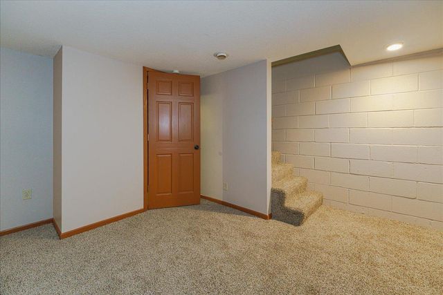 200 Harold Drive, Burnsville, MN 55337