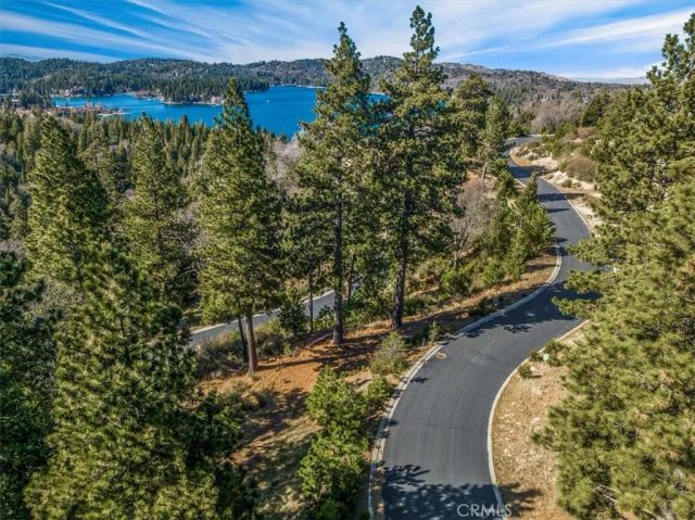 109 MILL POND, Lake Arrowhead, CA 92352