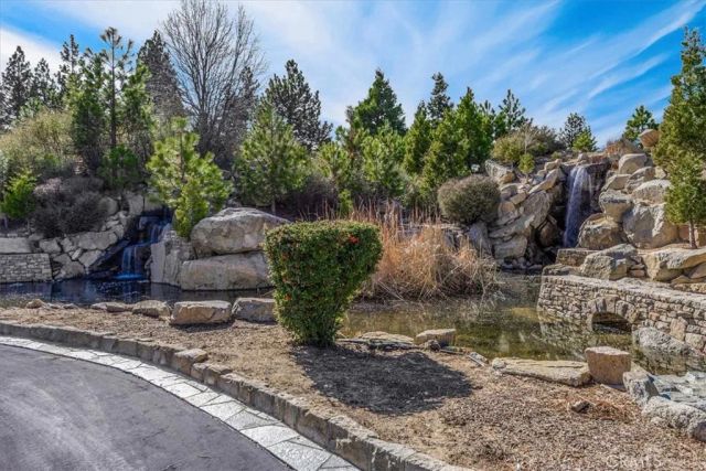 109 MILL POND, Lake Arrowhead, CA 92352