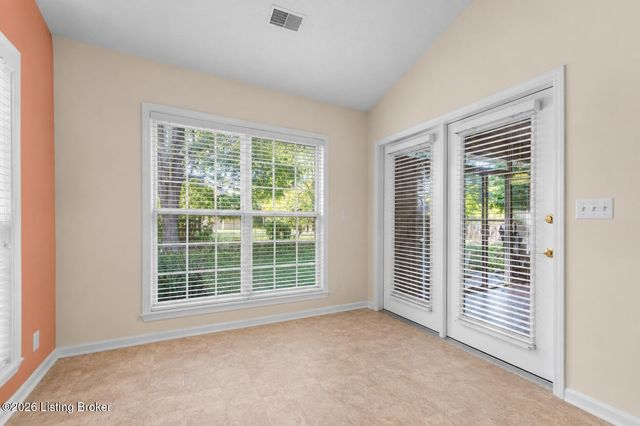 10412 Dove Chase Cir, Louisville, KY 40299