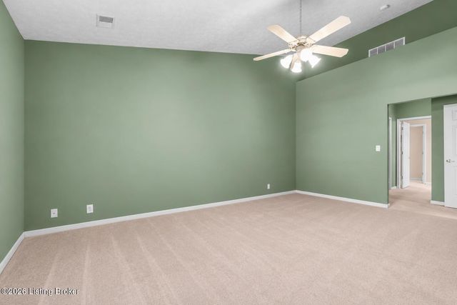 10412 Dove Chase Cir, Louisville, KY 40299
