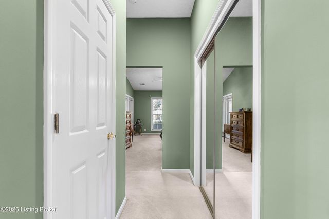 10412 Dove Chase Cir, Louisville, KY 40299