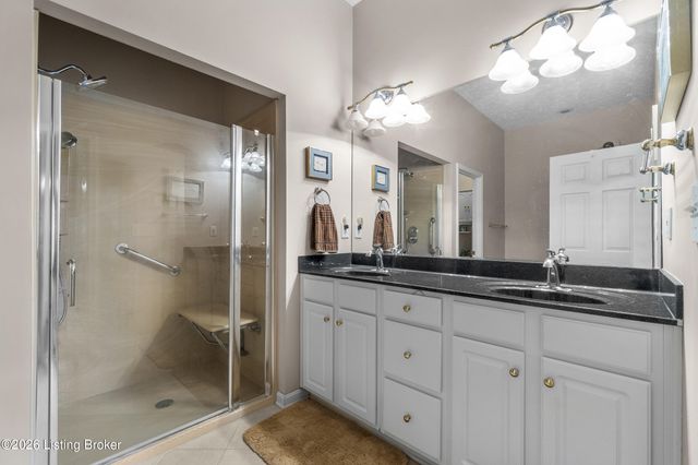 10412 Dove Chase Cir, Louisville, KY 40299