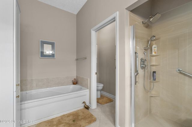 10412 Dove Chase Cir, Louisville, KY 40299