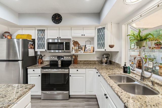 12801 N 15TH Avenue, Phoenix, AZ 85029