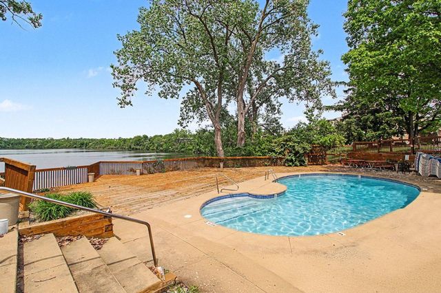 804 Cliffs Drive 205 F, Ypsilanti, MI 48198