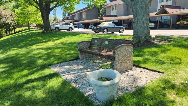 804 Cliffs Drive 205 F, Ypsilanti, MI 48198