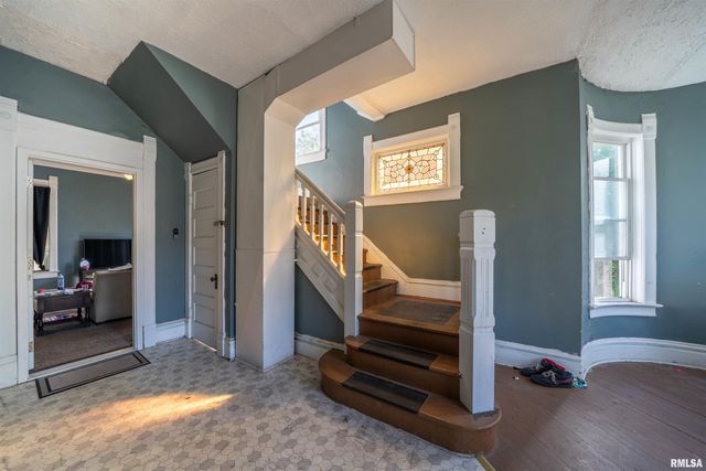 609 W ARMSTRONG Avenue, Peoria, IL 61606