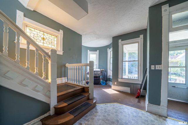 609 W ARMSTRONG Avenue, Peoria, IL 61606