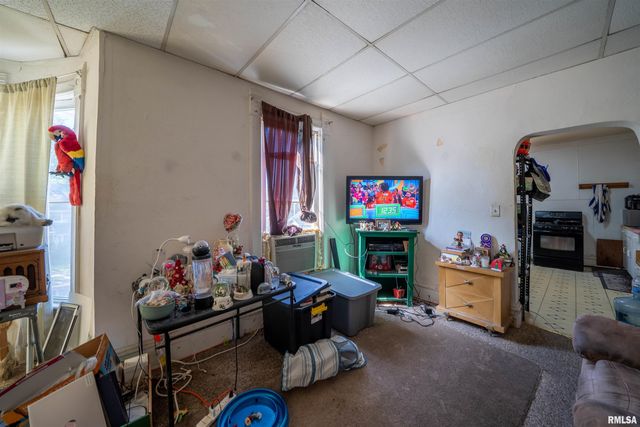 609 W ARMSTRONG Avenue, Peoria, IL 61606