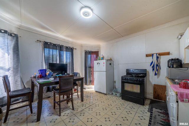 609 W ARMSTRONG Avenue, Peoria, IL 61606