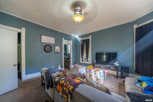 609 W ARMSTRONG Avenue, Peoria, IL 61606