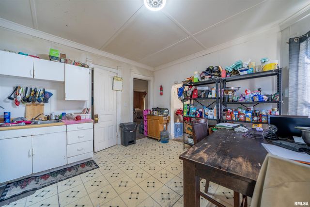 609 W ARMSTRONG Avenue, Peoria, IL 61606