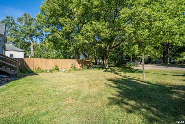 609 W ARMSTRONG Avenue, Peoria, IL 61606