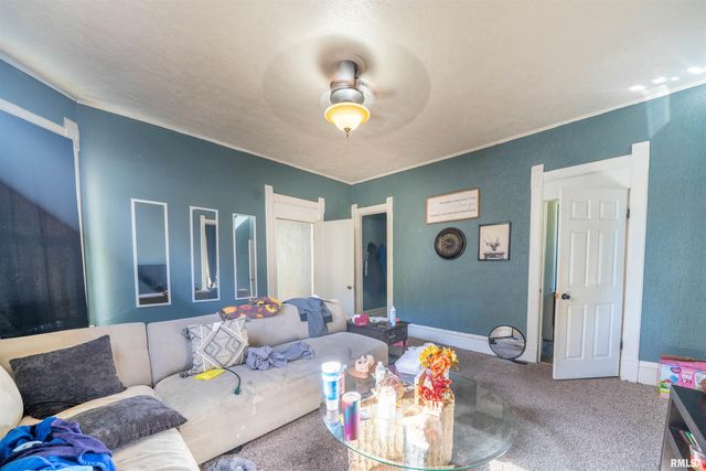 609 W ARMSTRONG Avenue, Peoria, IL 61606