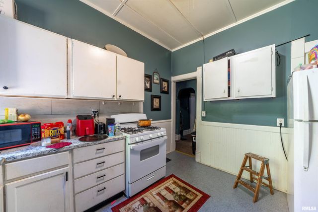 609 W ARMSTRONG Avenue, Peoria, IL 61606