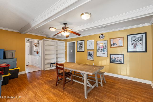 1201 N 34th Avenue, Hattiesburg, MS 39401