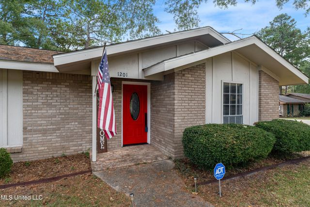 1201 N 34th Avenue, Hattiesburg, MS 39401